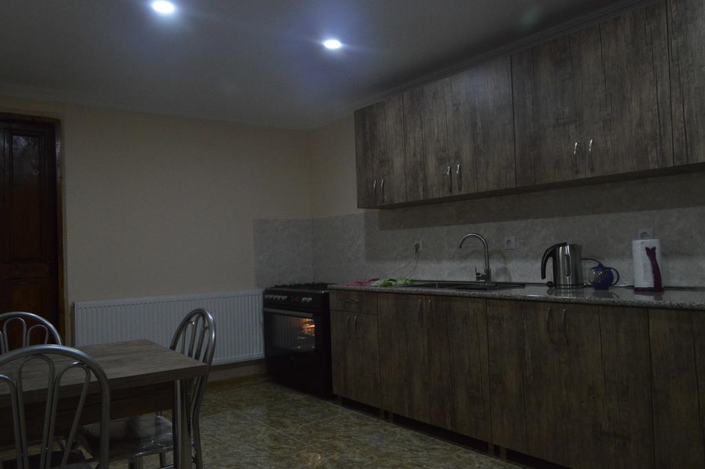 Guest House Qubi Kazbegi Kültér fotó