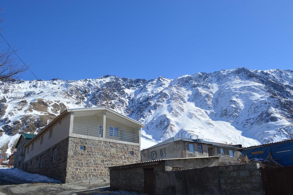 Guest House Qubi Kazbegi Kültér fotó