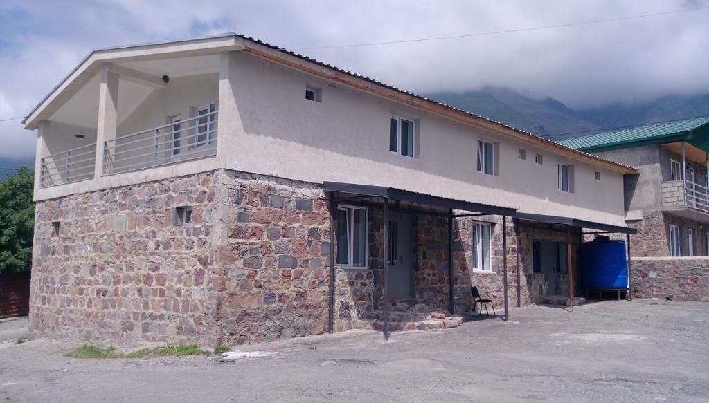 Guest House Qubi Kazbegi Kültér fotó