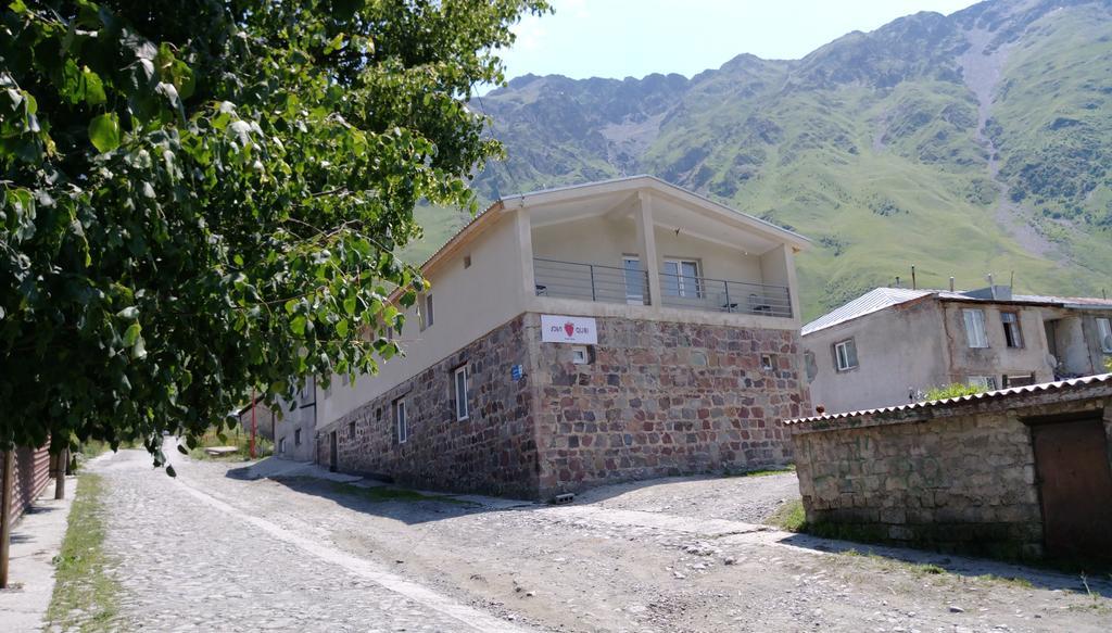 Guest House Qubi Kazbegi Kültér fotó